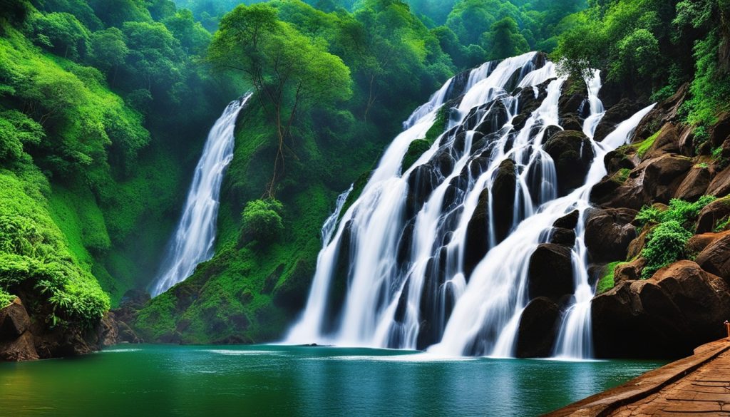 Dudhsagar Waterfalls beauty